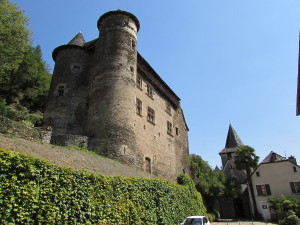 Chateau de Vieillevie au bord du Lot