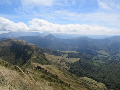 Sur-la-route-du-puy-mary