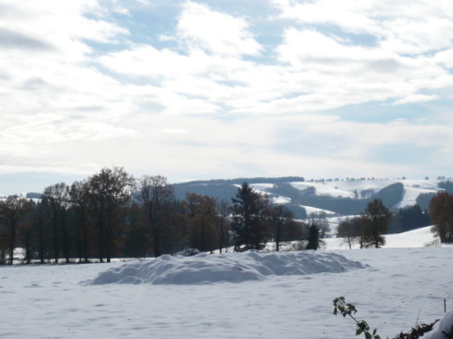 Retour à pied du village de Calvinet  après les premieres chute de neige